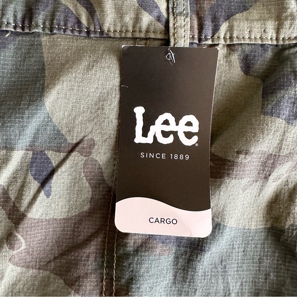 NWT Lee Cargo Camo Shorts - Picture 3 of 6